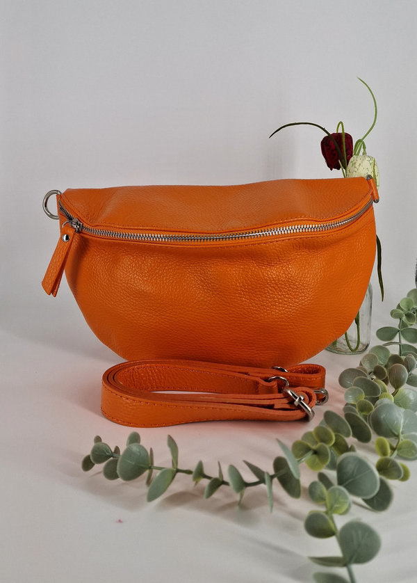 Leder  Crossbag /Bodybag " Shirin" halbrunde Form  orange