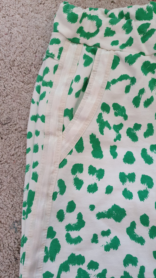 Sweat Jogpant mit Muster grün, verschiedene Größen